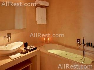Icons Hotel 27